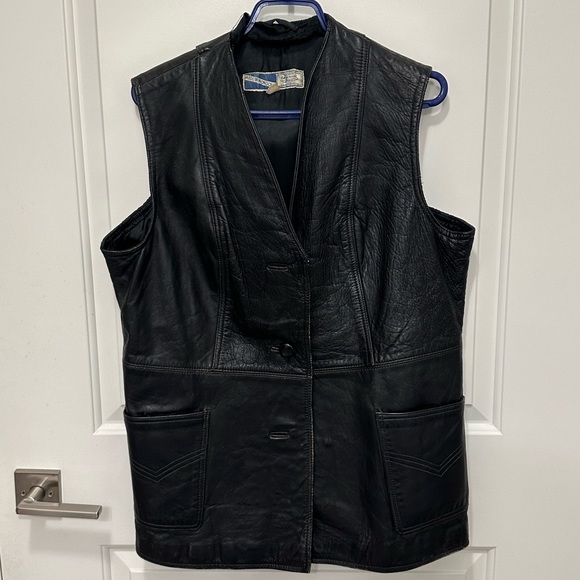 [SOLD] Vintage black leather vest jacket - Picture 8 of 10